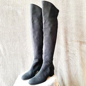Like new Le Pepe Knee high suede boots!Charcoal 💕